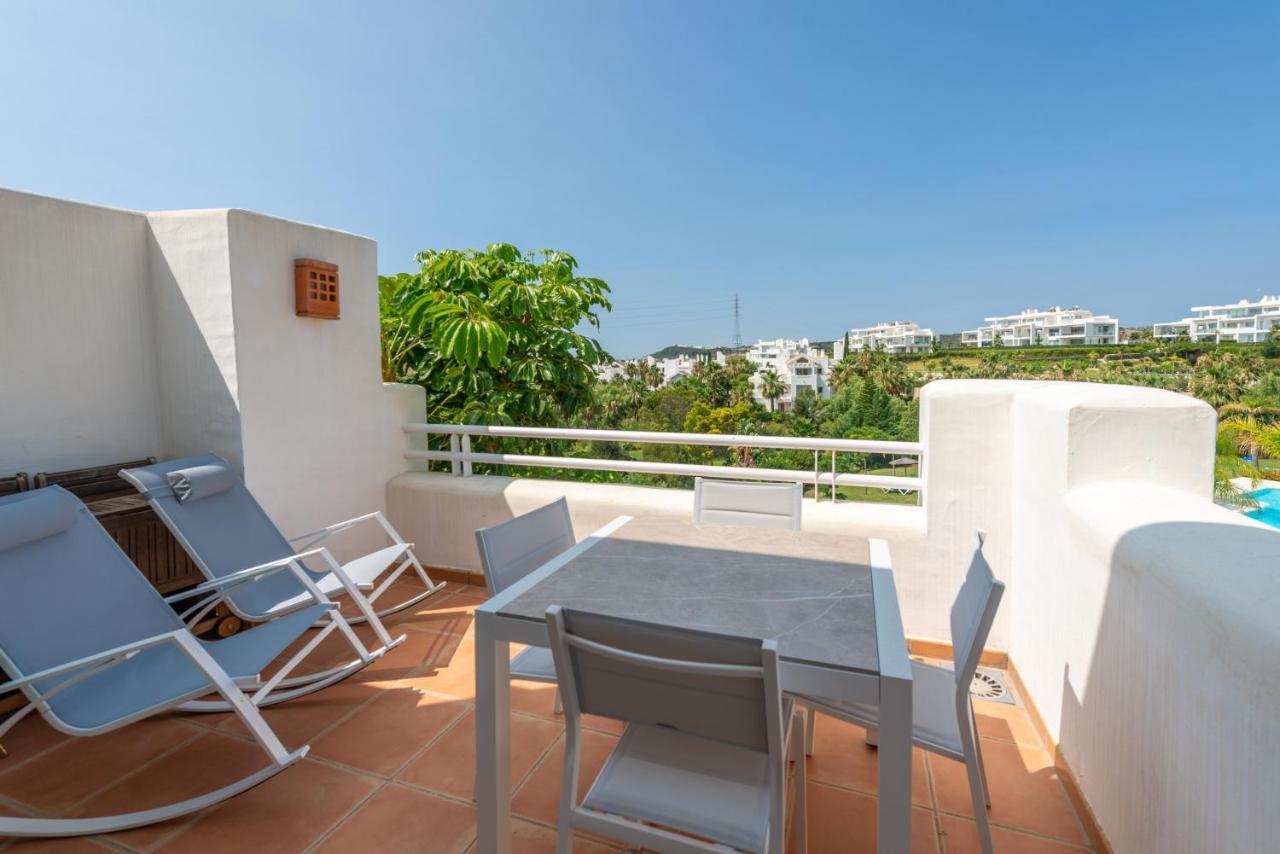 Alcazaba Lagoon 2425 Luxury Private Beach Estepona Bagian luar foto