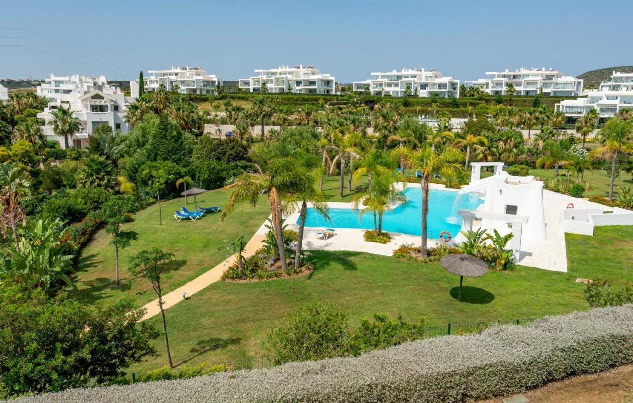Alcazaba Lagoon 2425 Luxury Private Beach Estepona Bagian luar foto