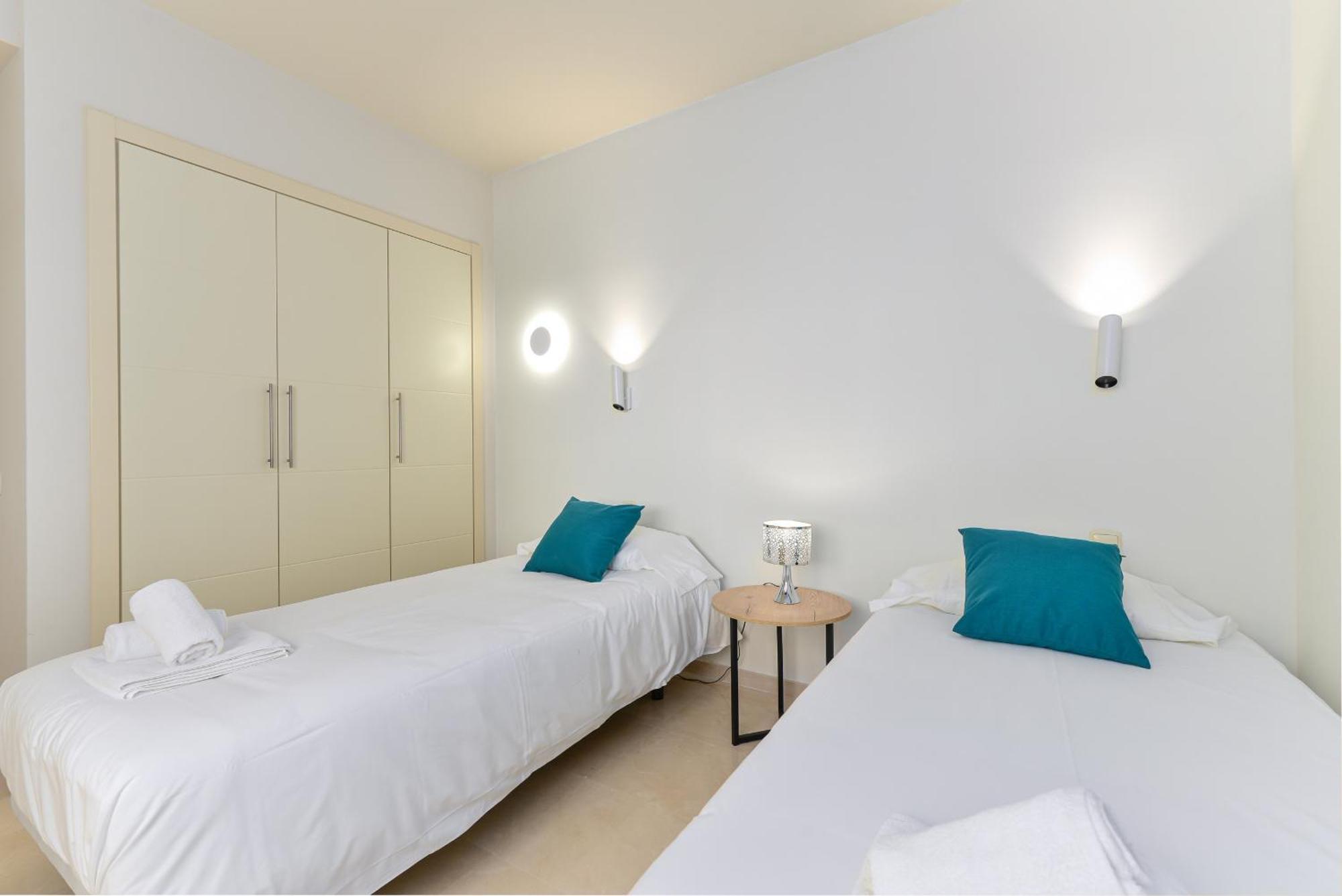 Alcazaba Lagoon 2425 Luxury Private Beach Estepona Bagian luar foto