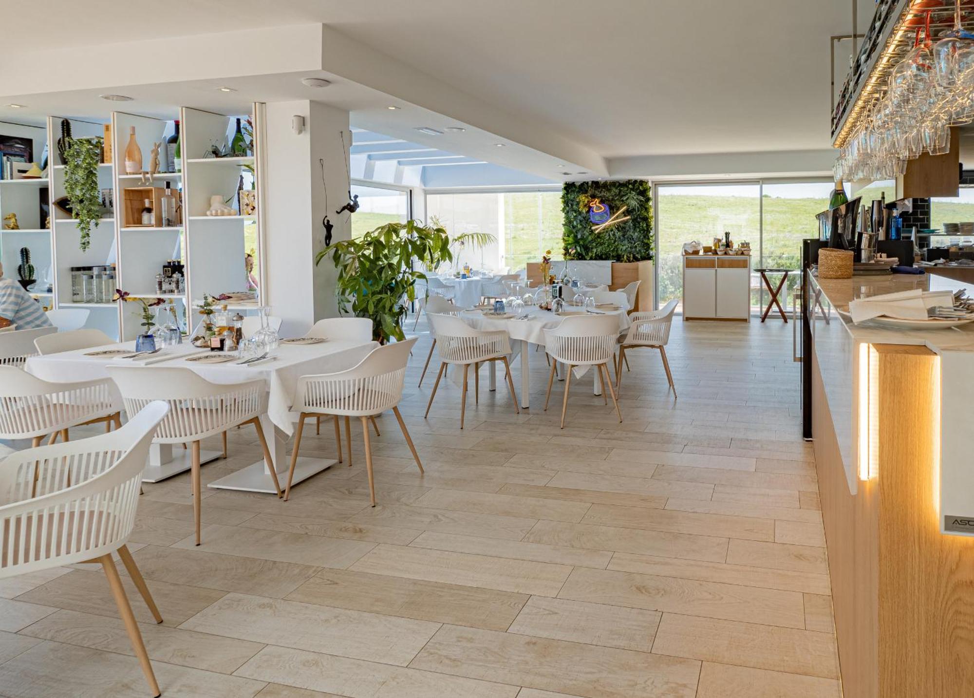 Alcazaba Lagoon 2425 Luxury Private Beach Estepona Bagian luar foto
