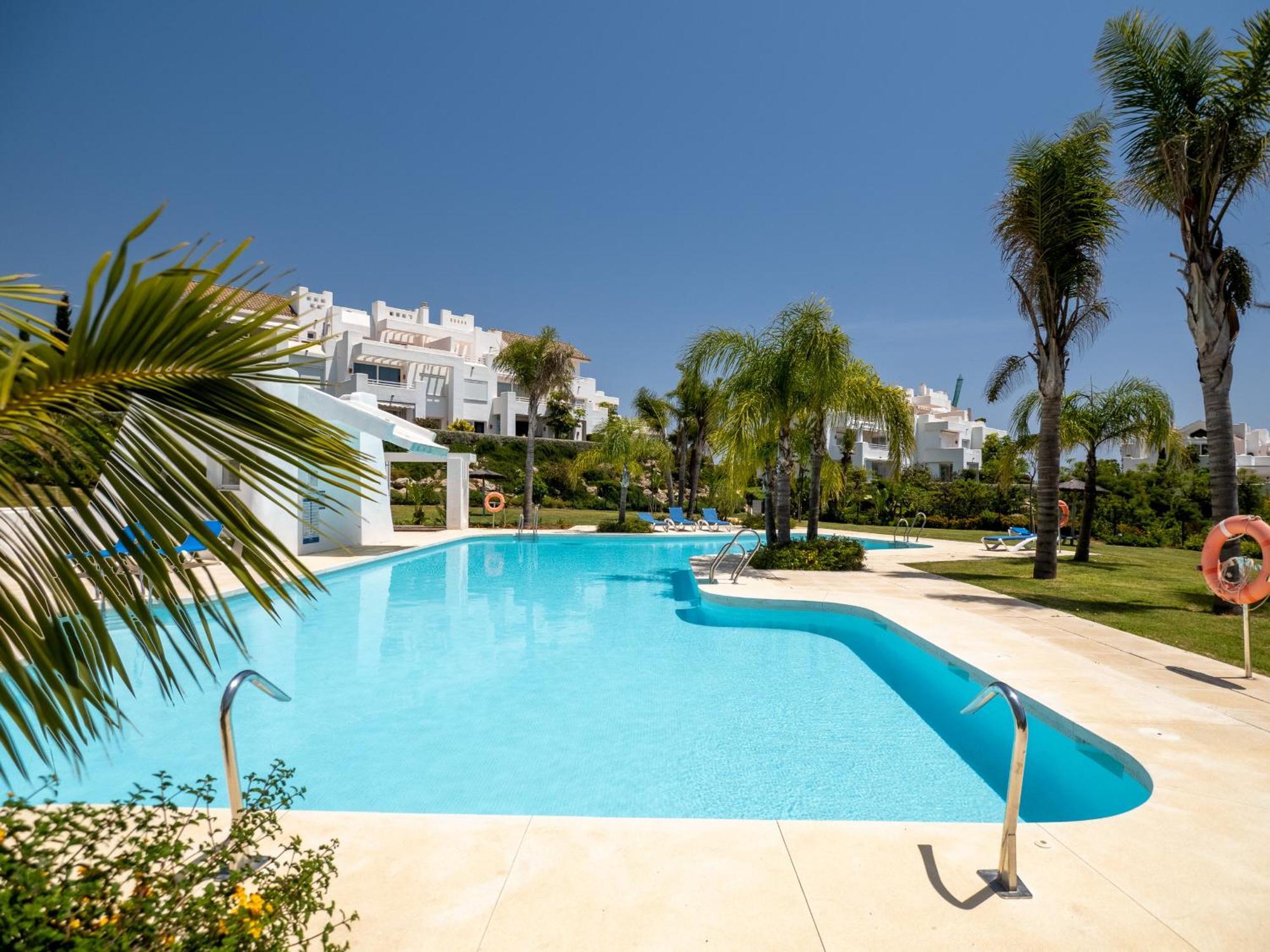 Alcazaba Lagoon 2425 Luxury Private Beach Estepona Bagian luar foto